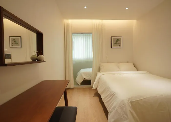 Nomad In Hongdae Hostel