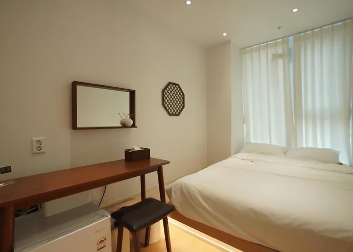 Hostel Nomad In Hongdae Seoul